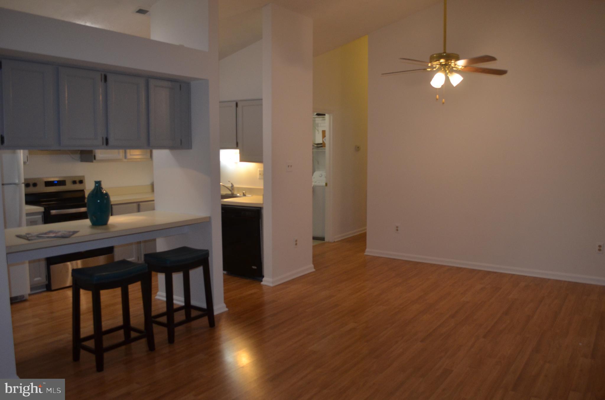 2137 Wainwright Ct #2d