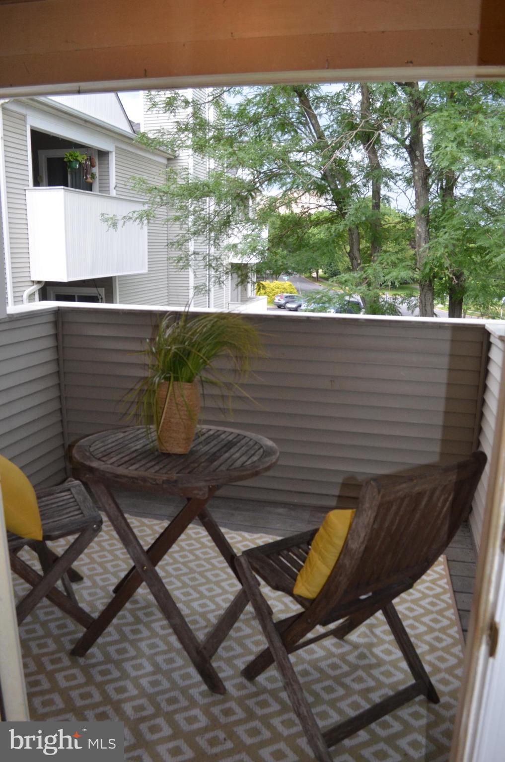 2137 Wainwright Ct #2d