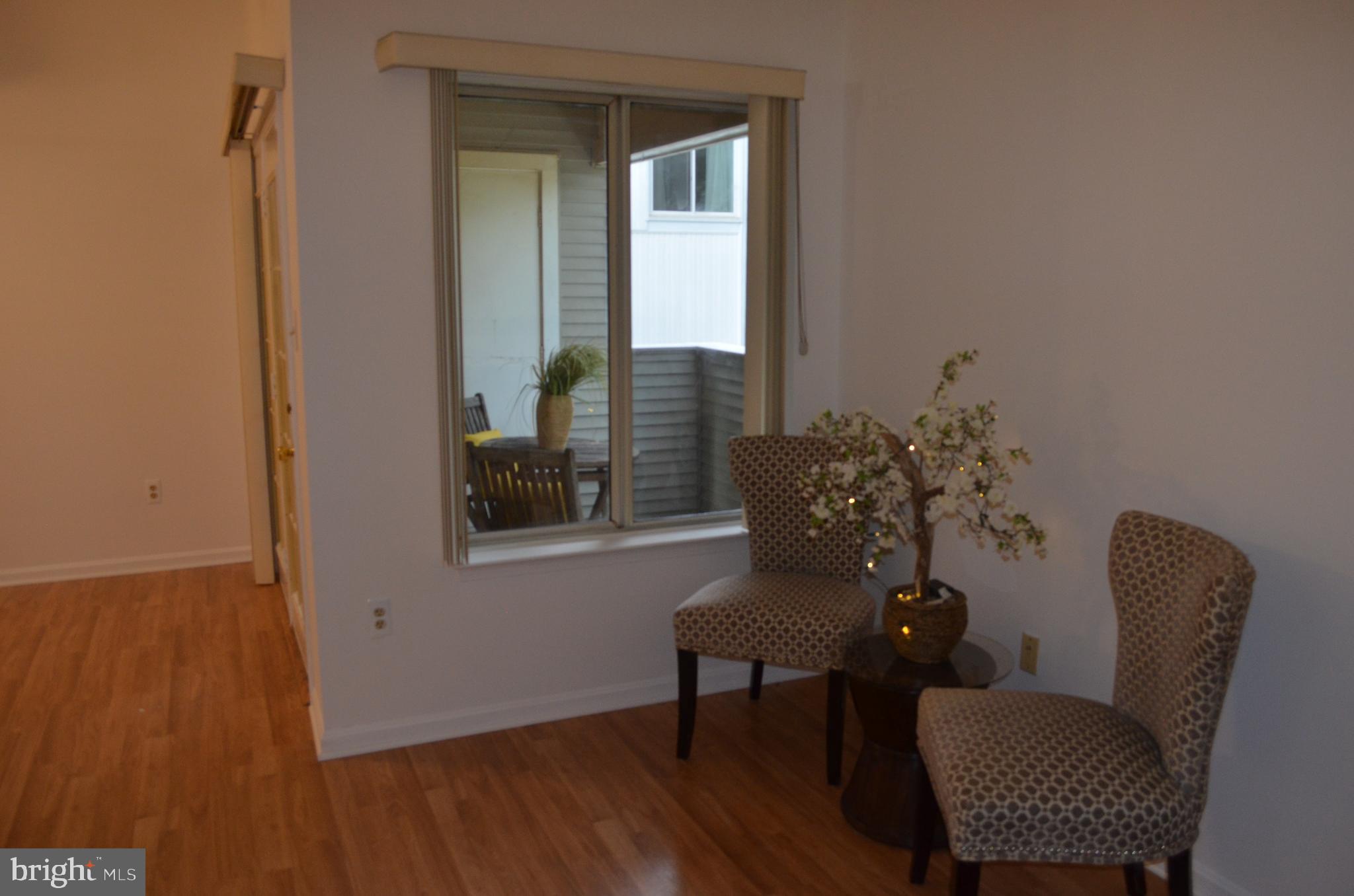 2137 Wainwright Ct #2d