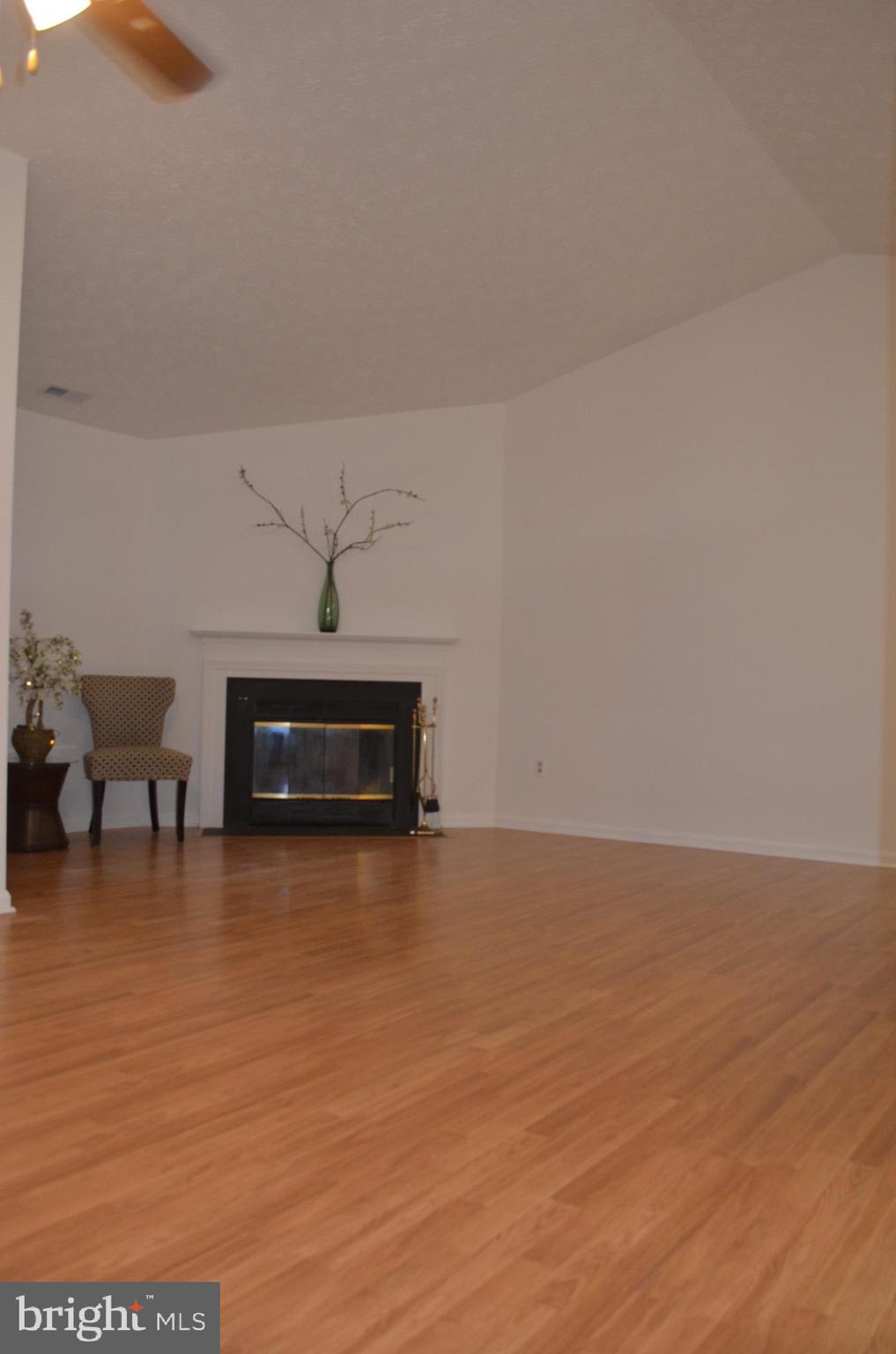 2137 Wainwright Ct #2d