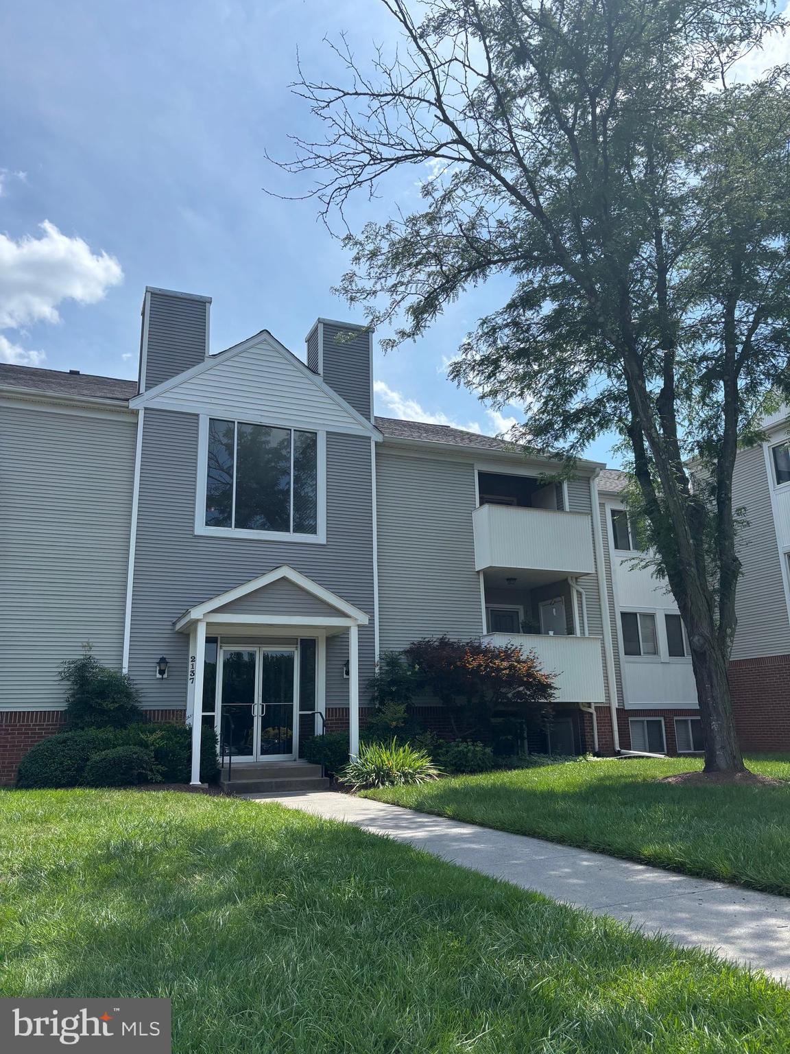 2137 Wainwright Ct #2d