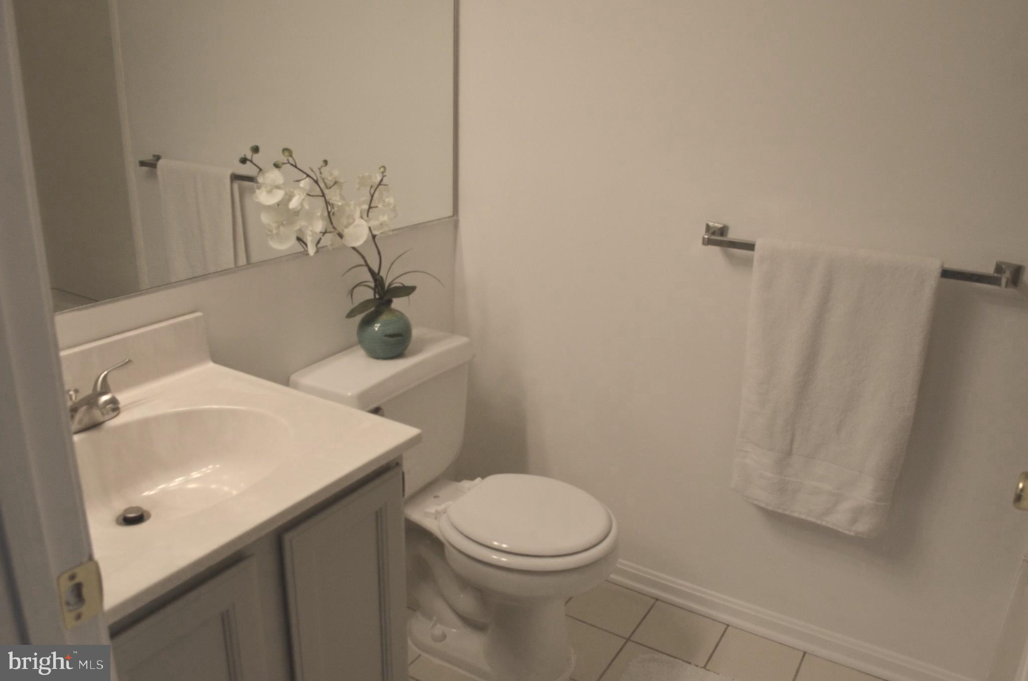 2137 Wainwright Ct #2d