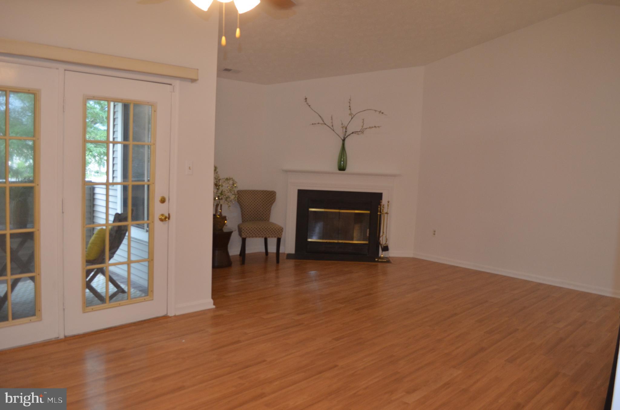 2137 Wainwright Ct #2d