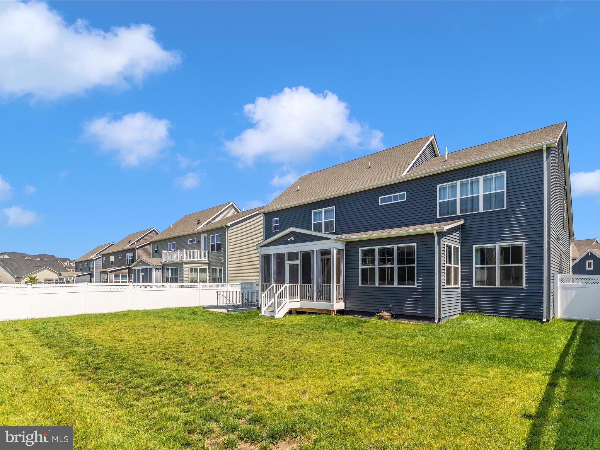 4712 Hazelnut Ct