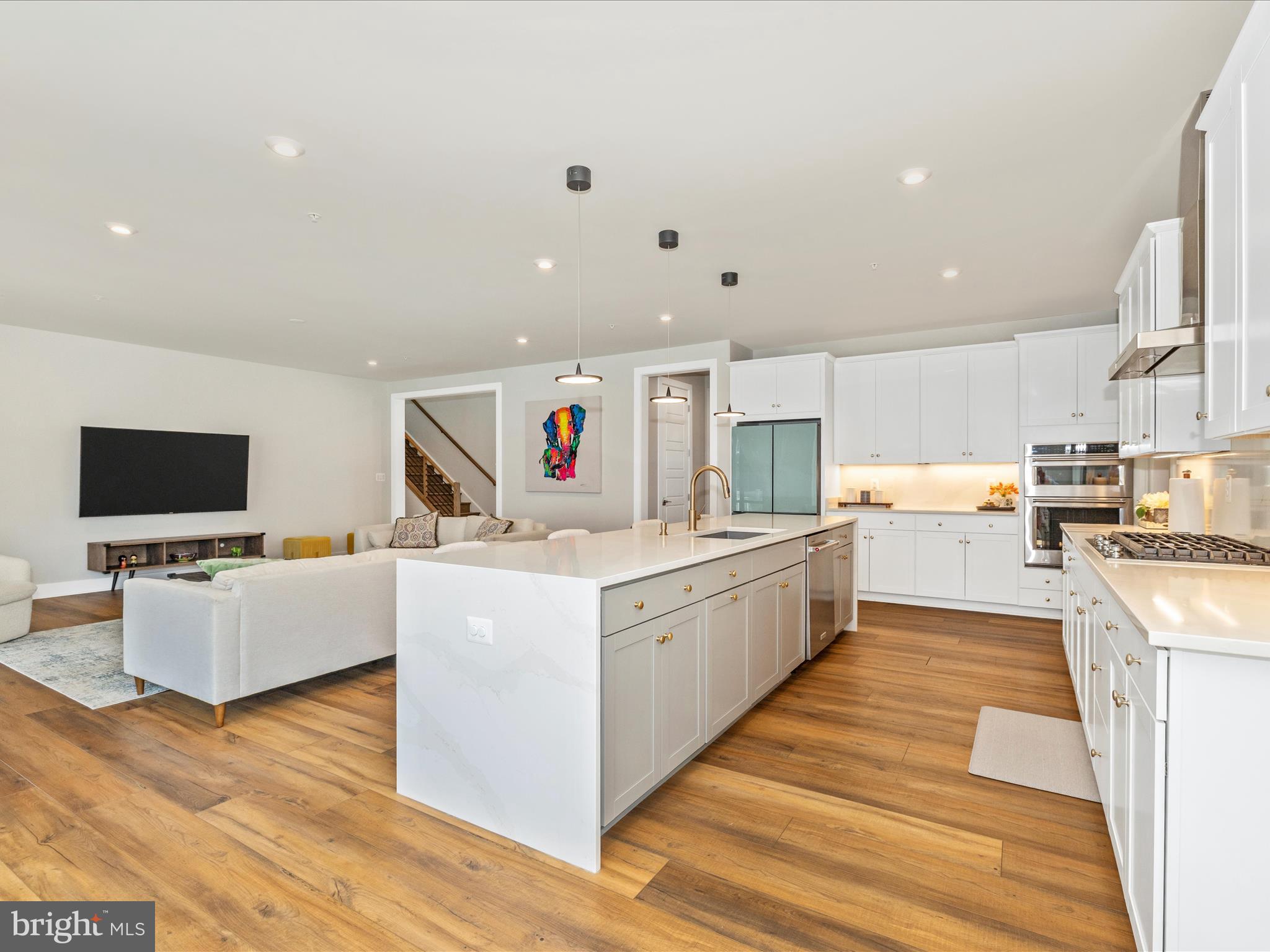 4712 Hazelnut Ct