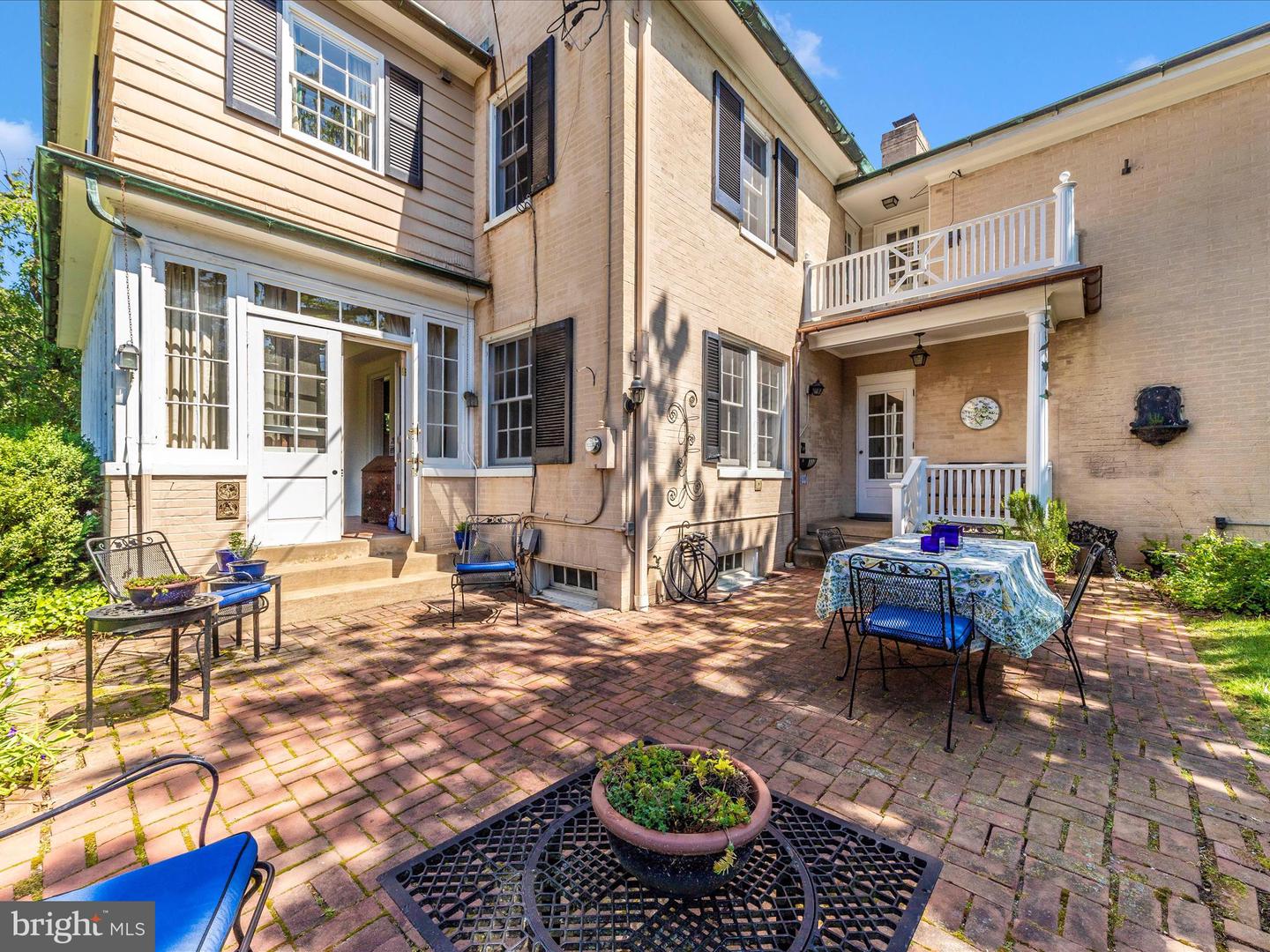306 Grove Blvd