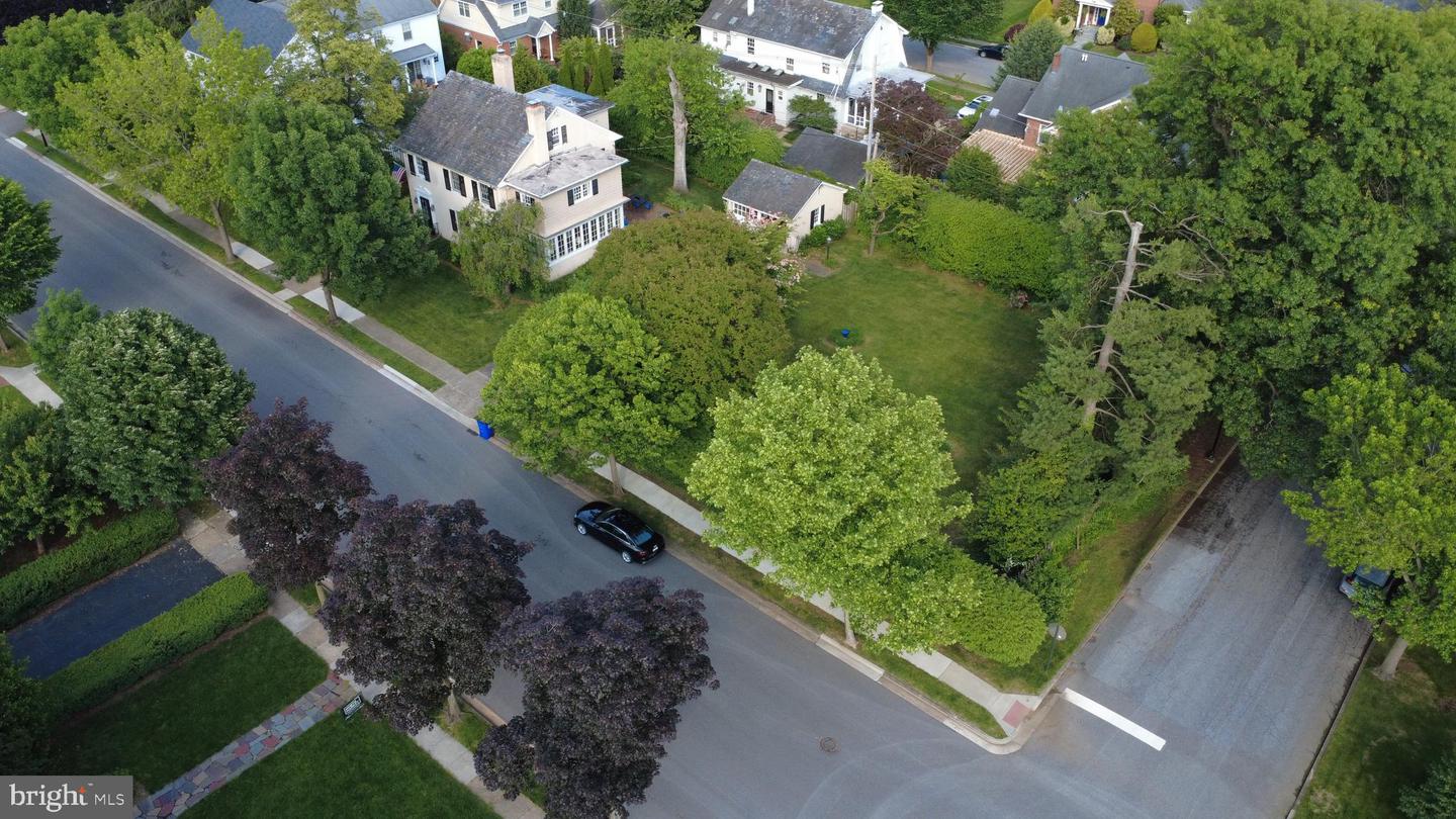 306 Grove Blvd