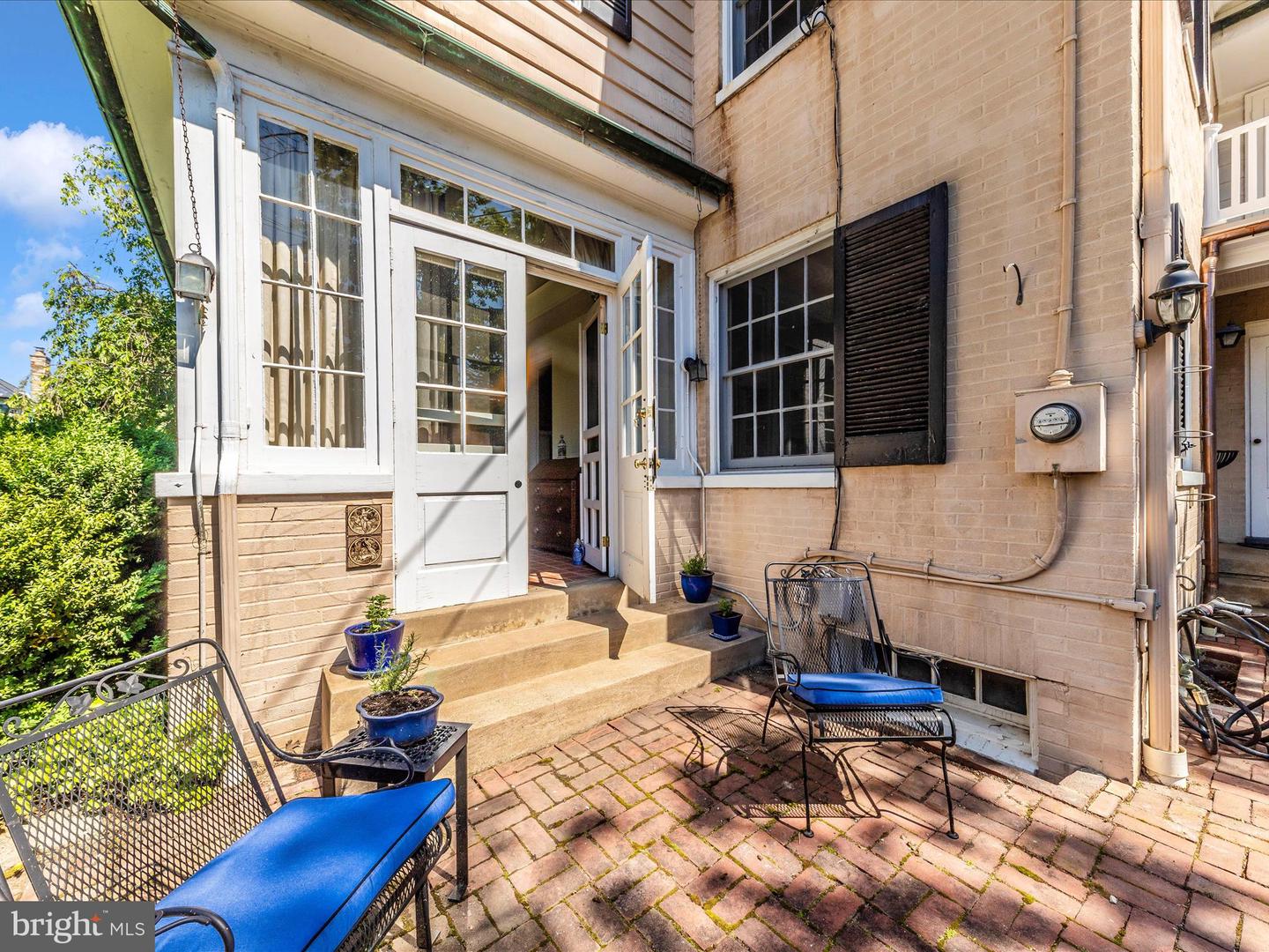 306 Grove Blvd