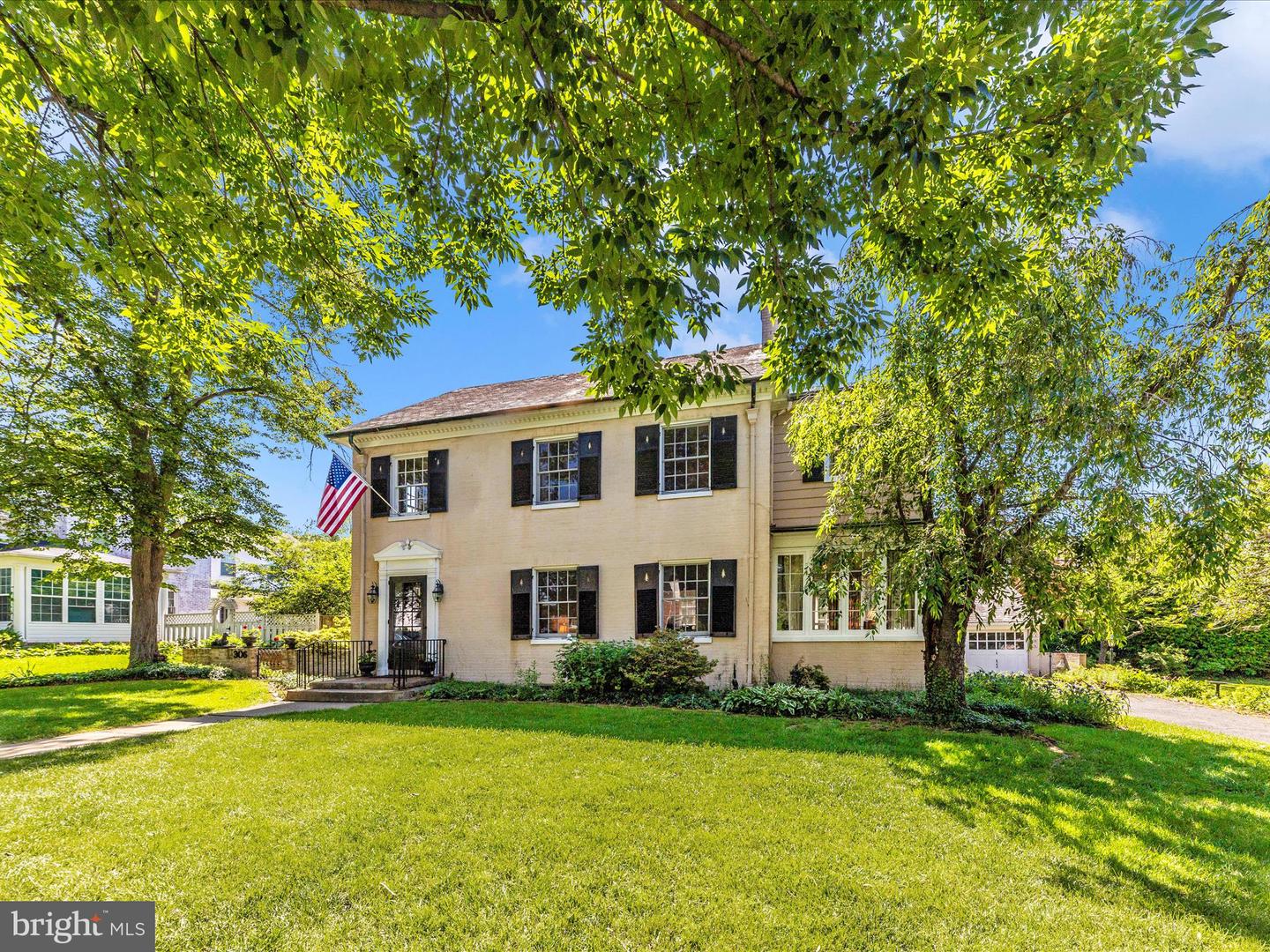 306 Grove Blvd