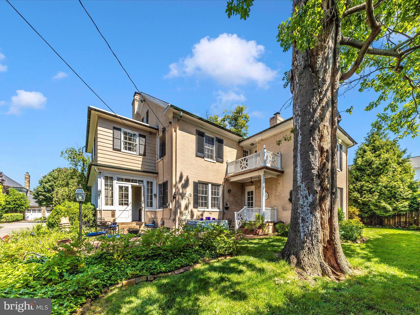 306 Grove Blvd