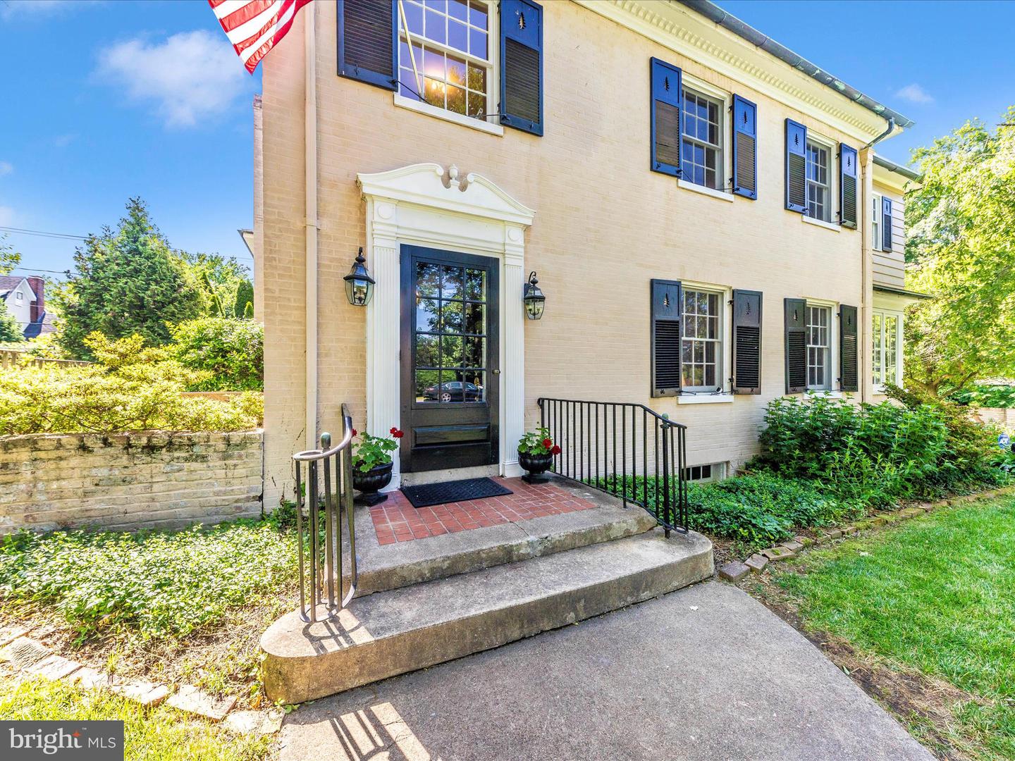 306 Grove Blvd