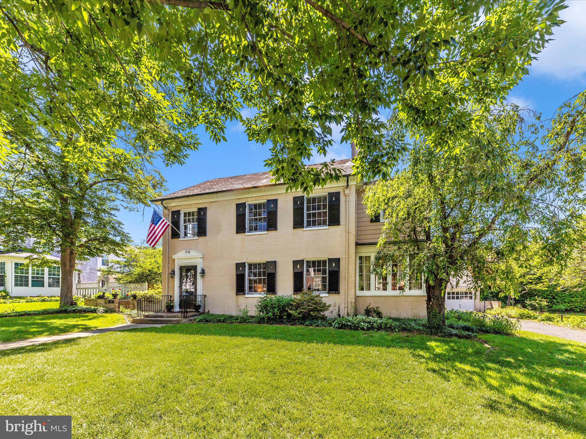 306 Grove Blvd