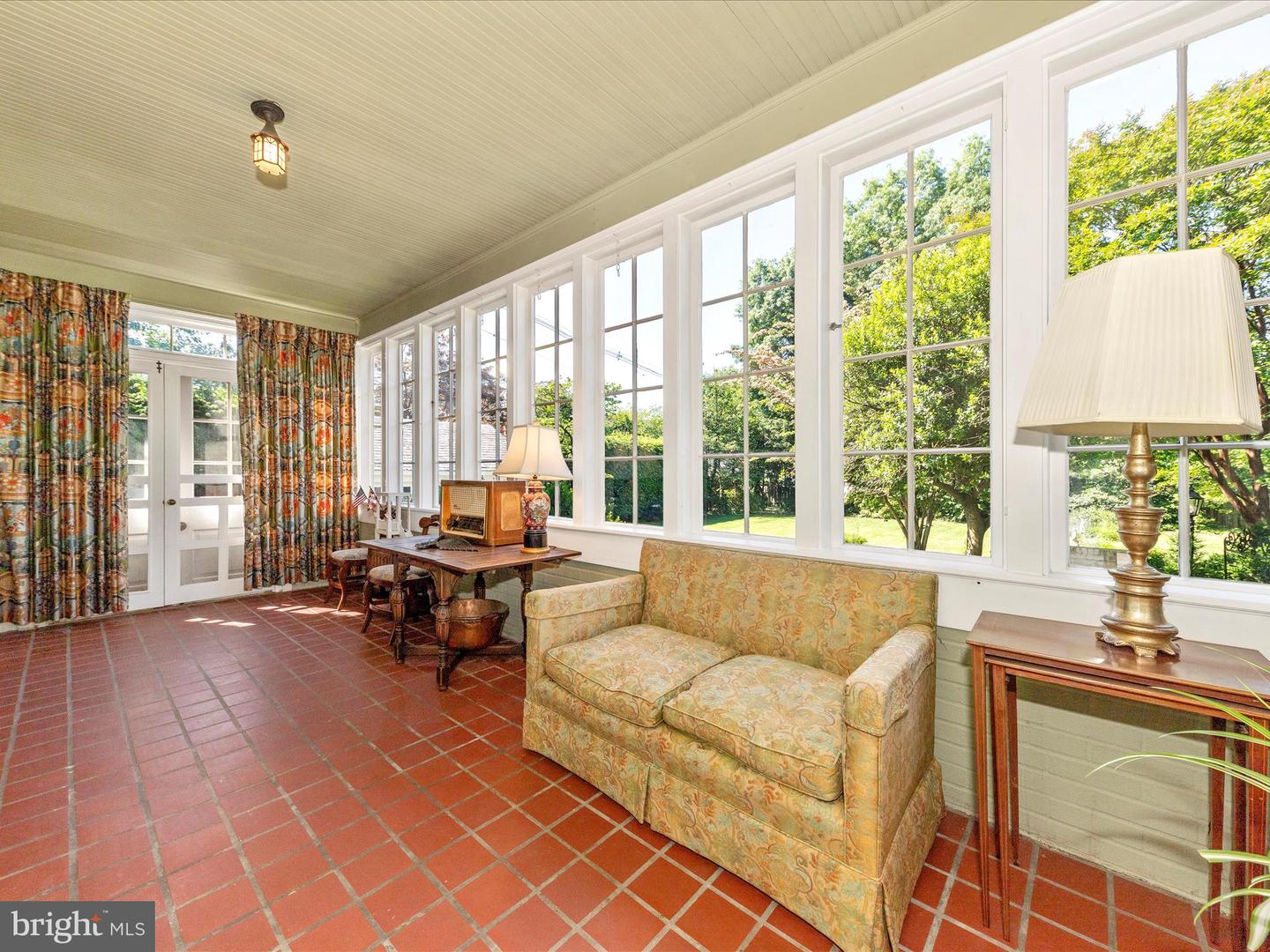 306 Grove Blvd