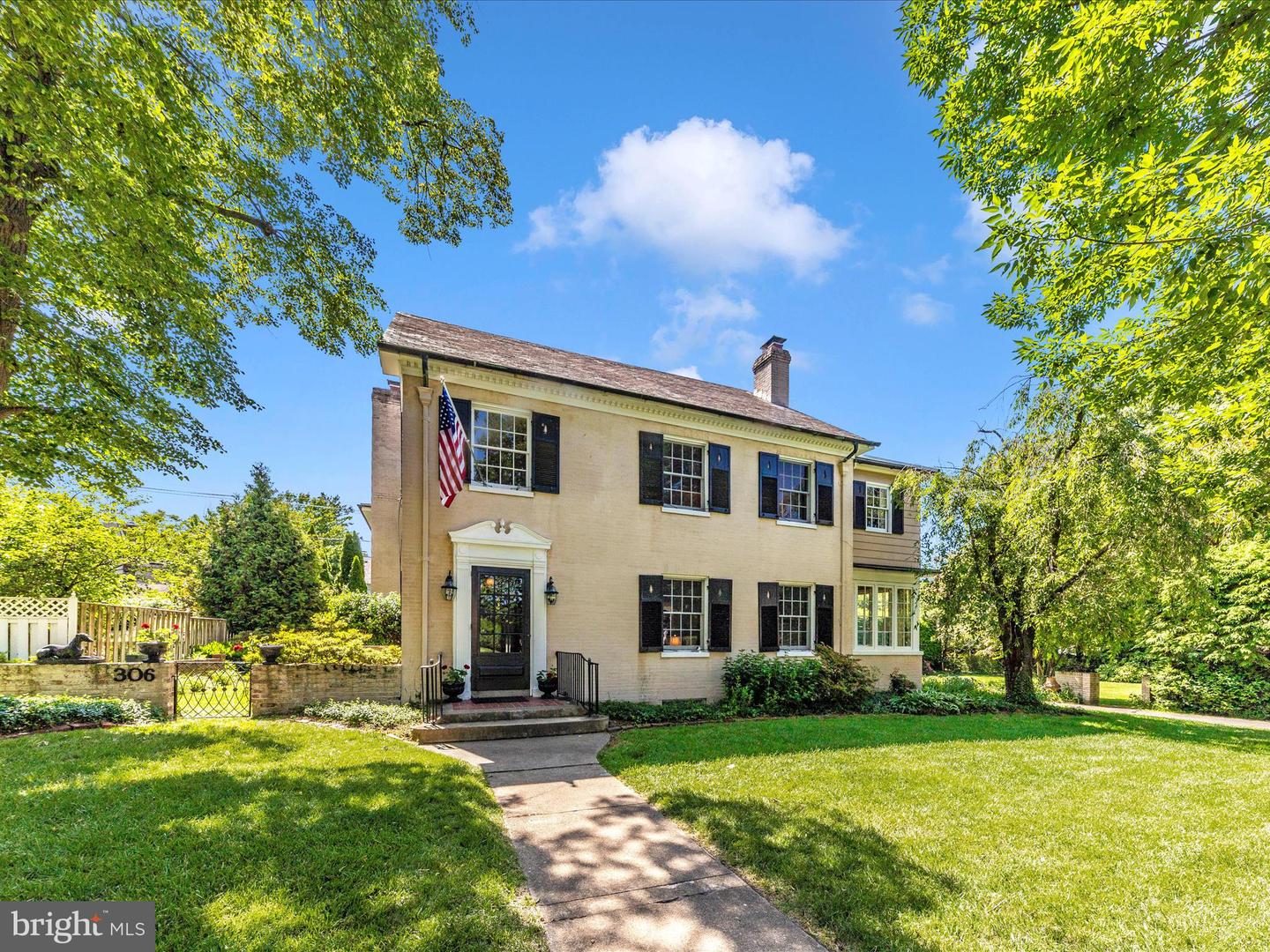 306 Grove Blvd