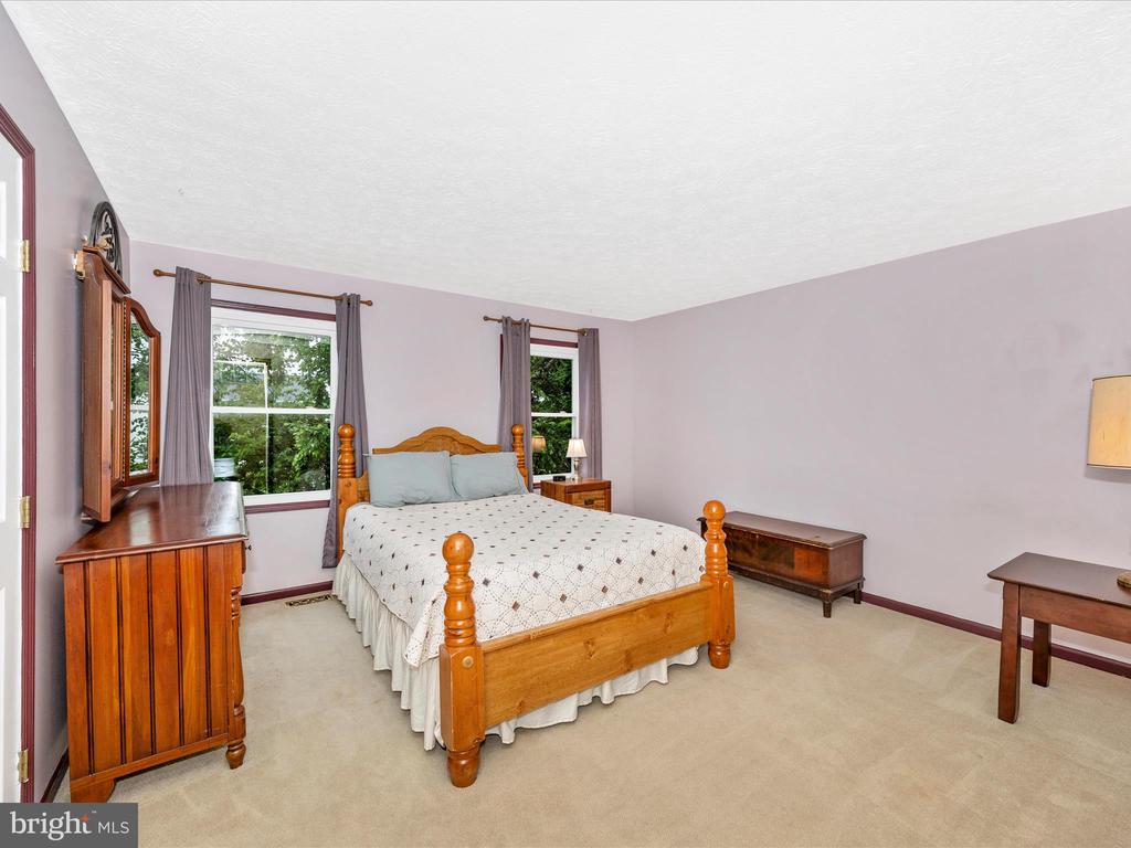 1405 Hunting Horn Ln