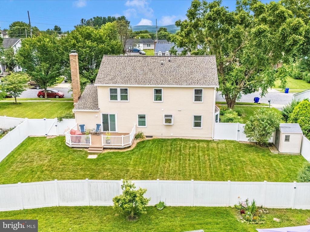 1405 Hunting Horn Ln