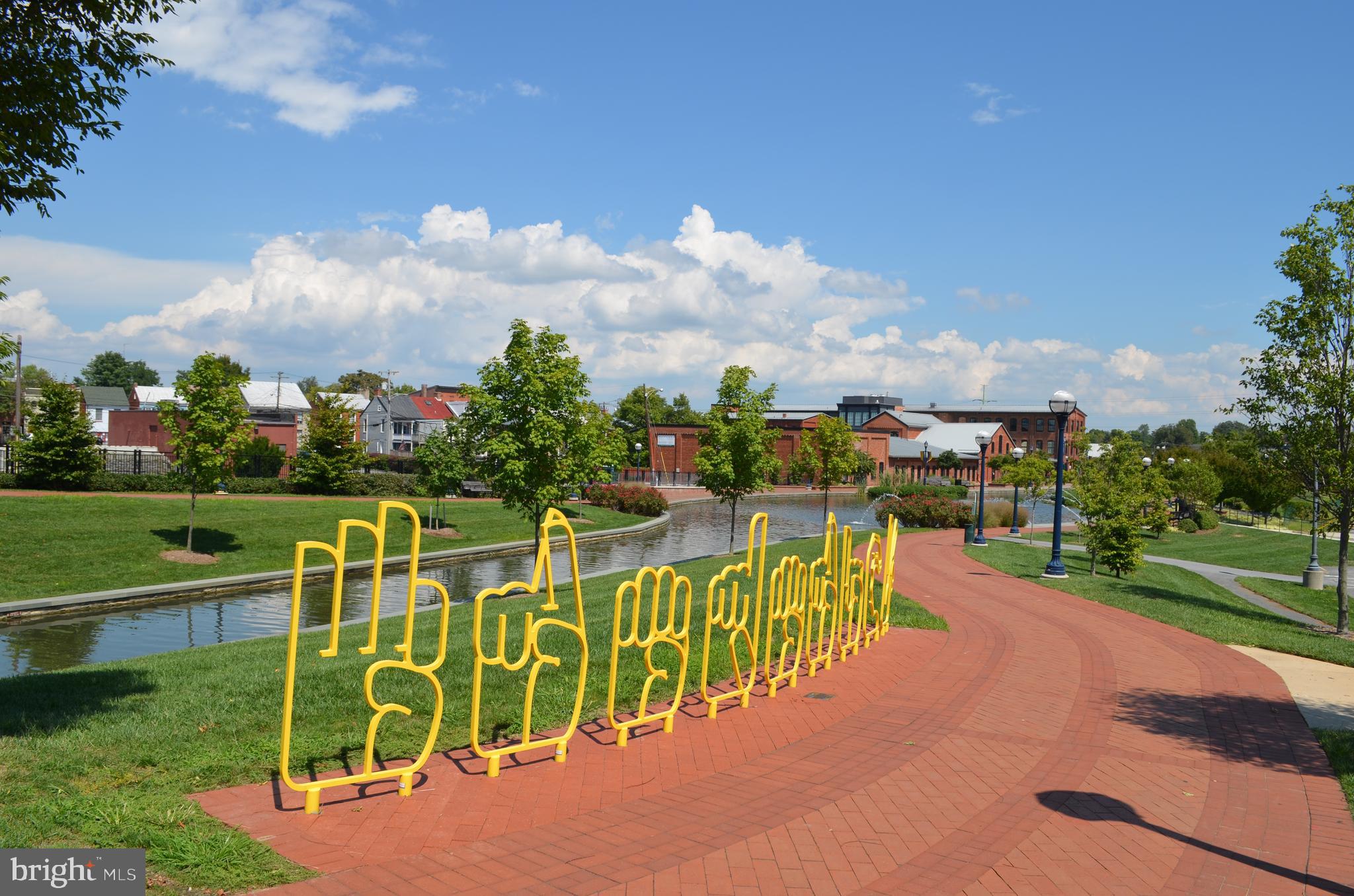 1405 Hunting Horn Ln