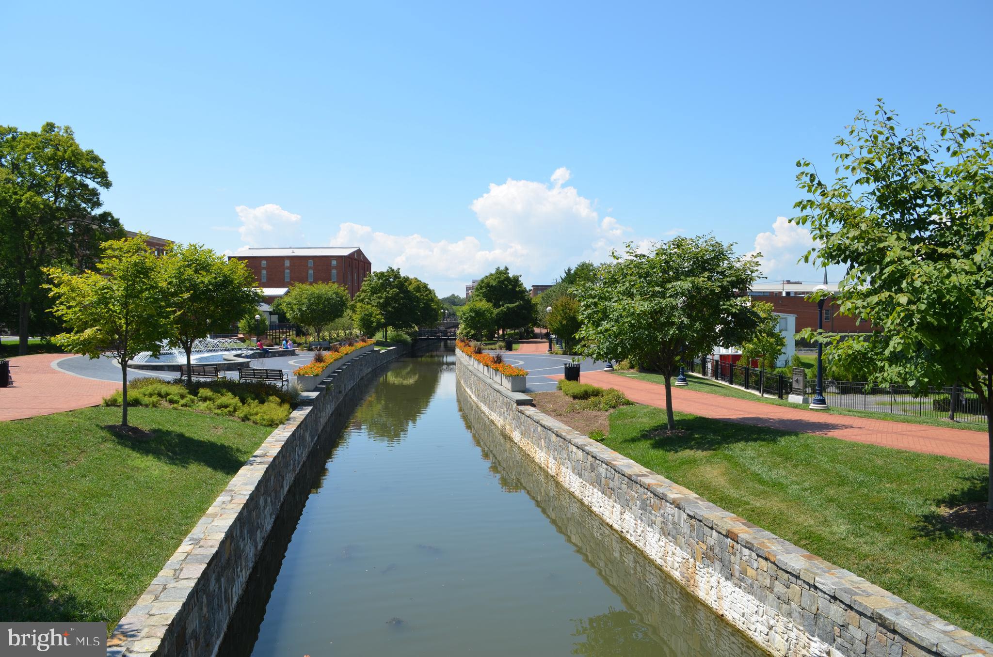 1405 Hunting Horn Ln