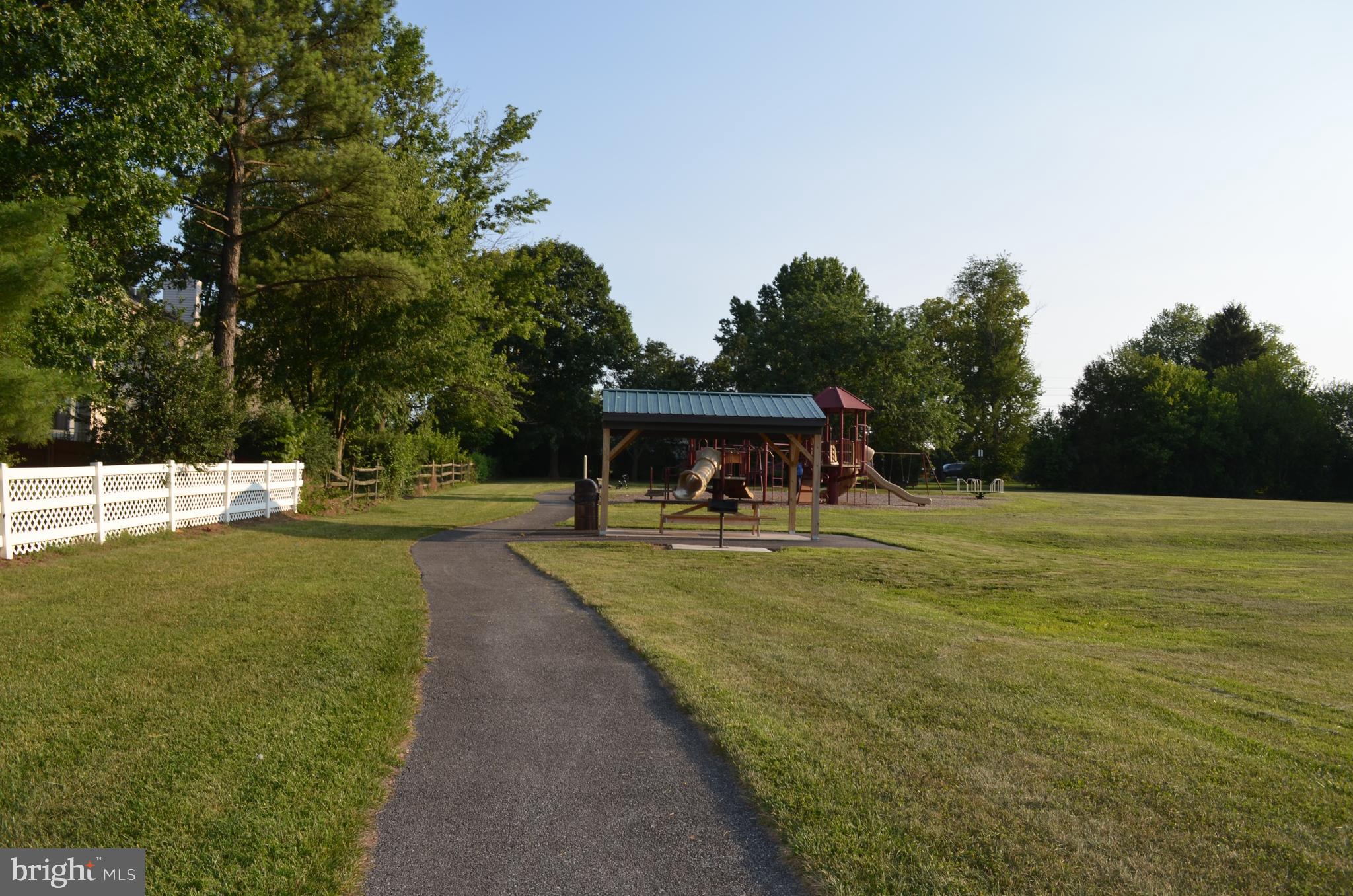 1405 Hunting Horn Ln