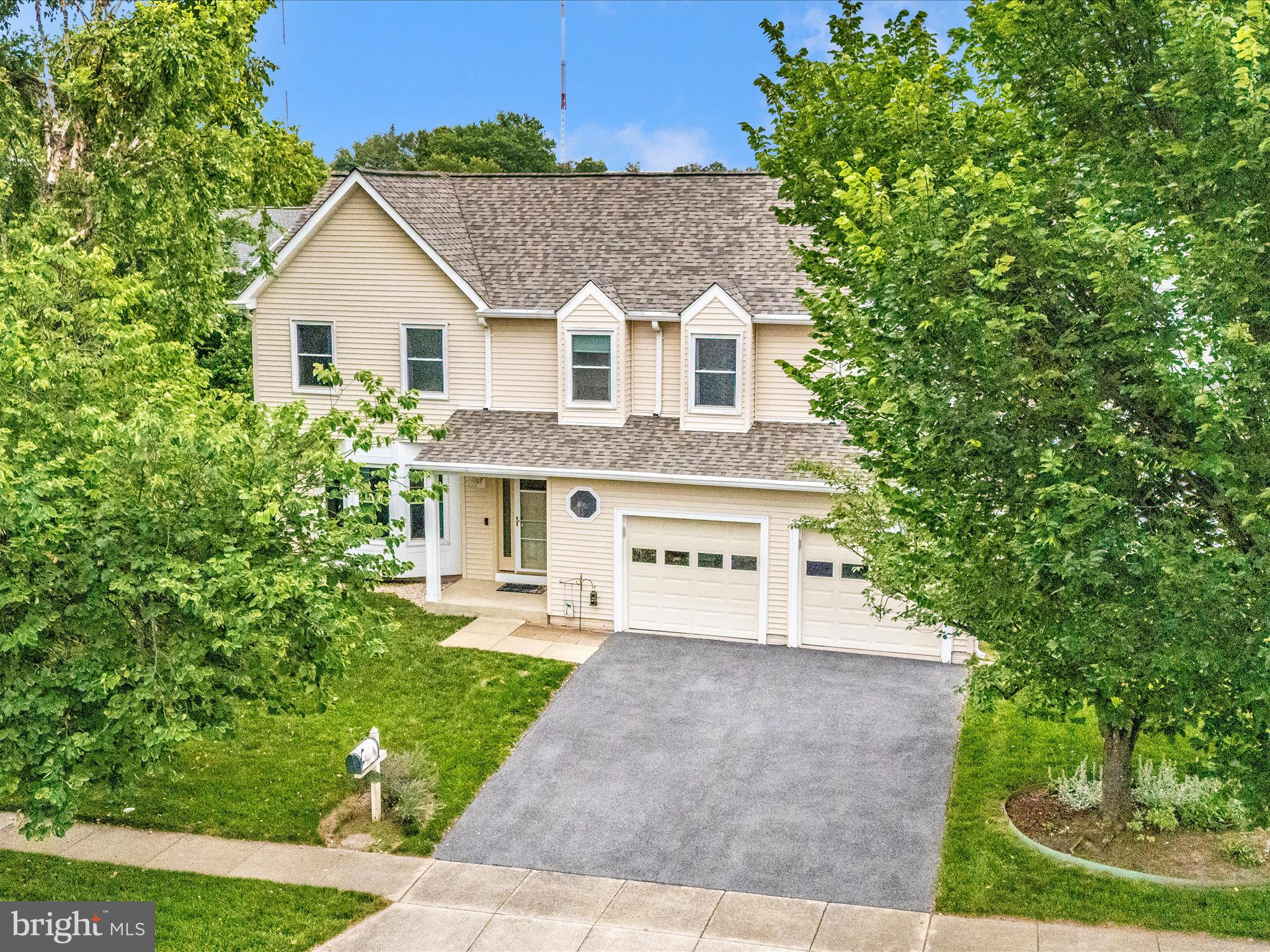 1405 Hunting Horn Ln