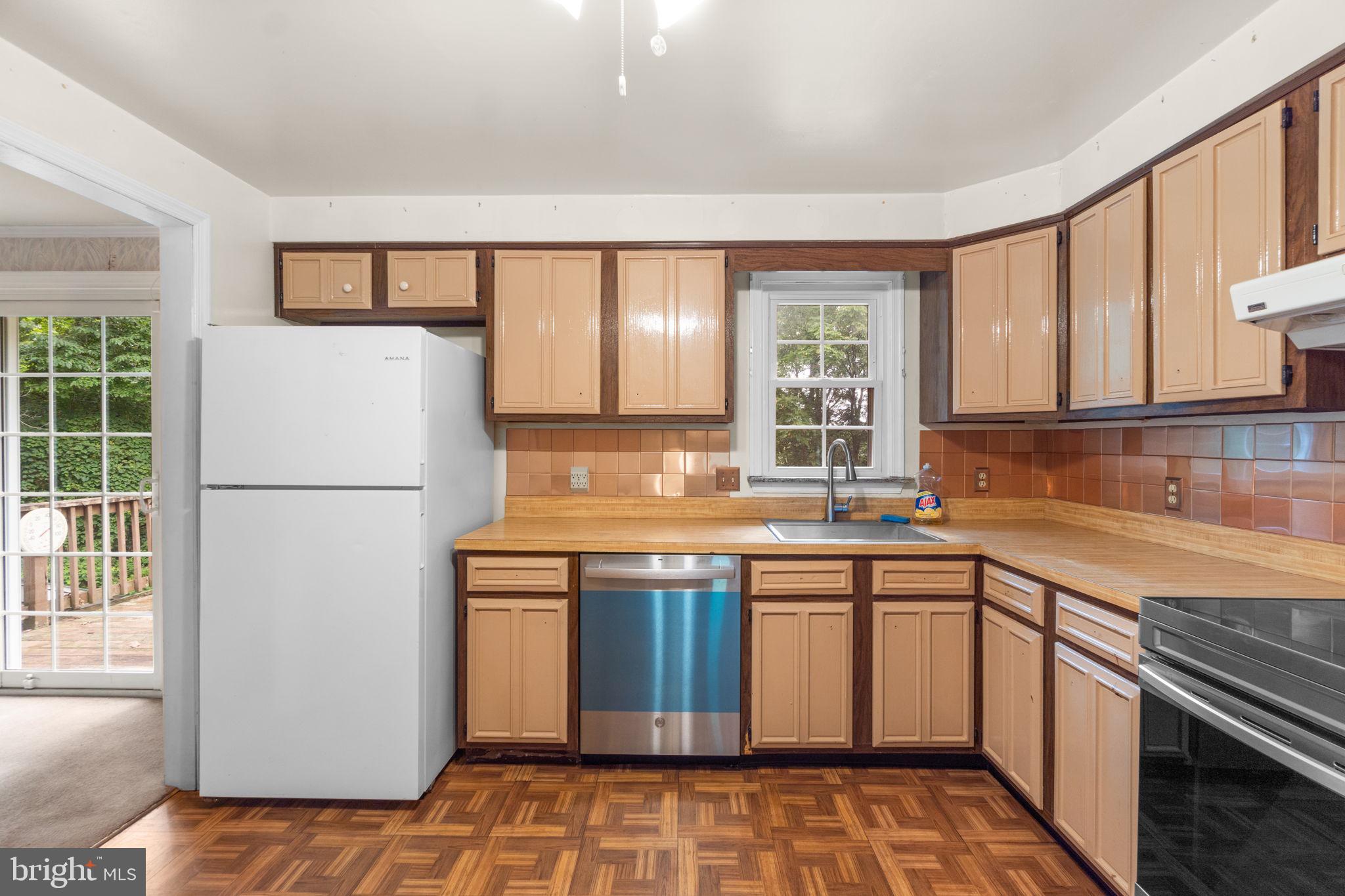 4308 WENDY COURT