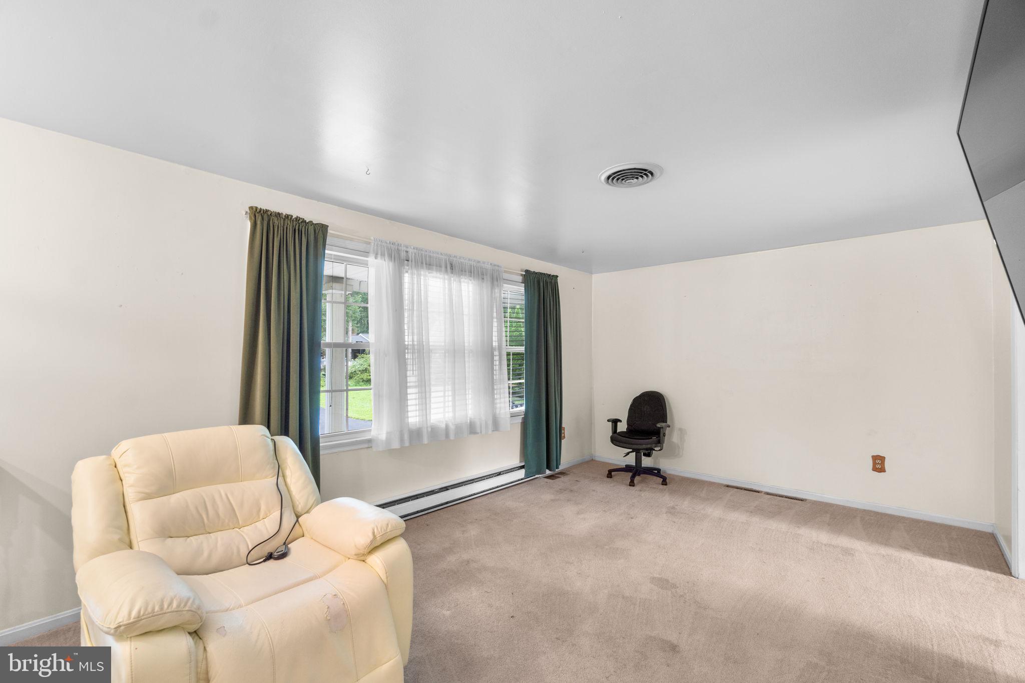 4308 WENDY COURT