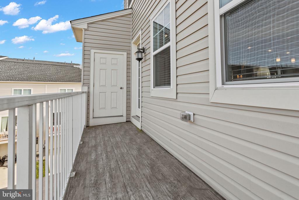 7086 EXECUTIVE WAY