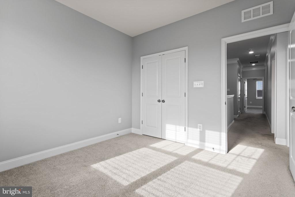 7086 EXECUTIVE WAY