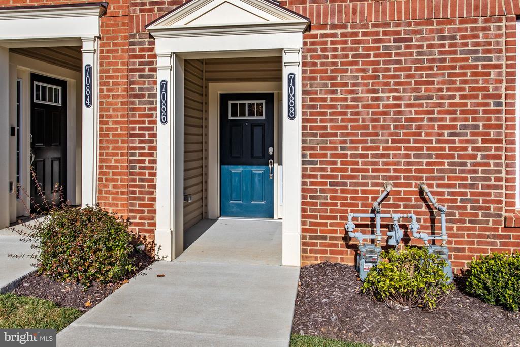 7086 EXECUTIVE WAY