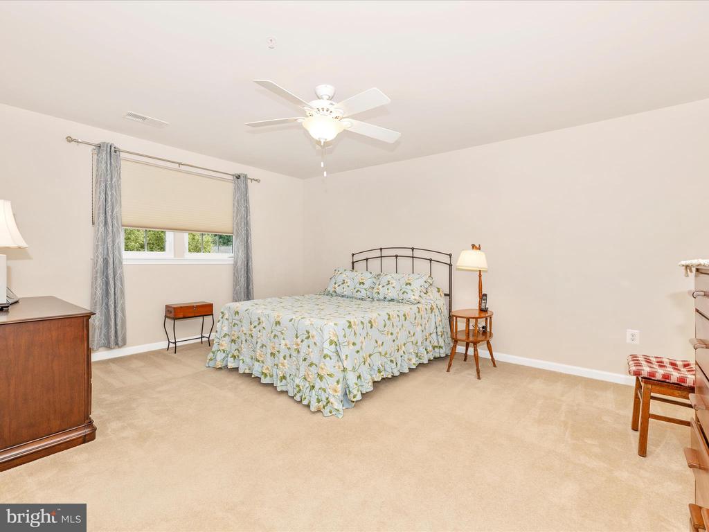 10527 Edwardian Ln #145