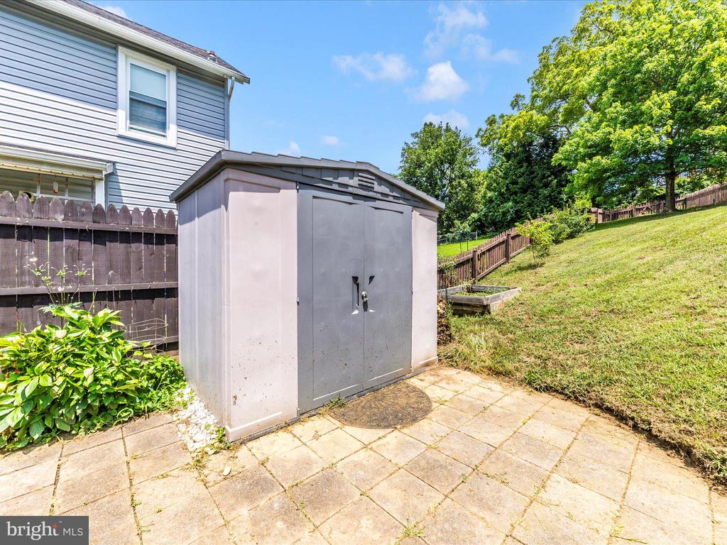 17 Terrace Ave