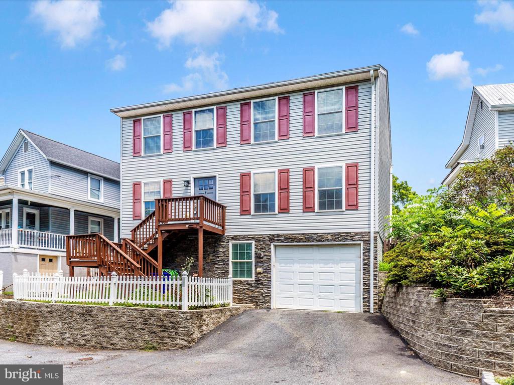 17 Terrace Ave