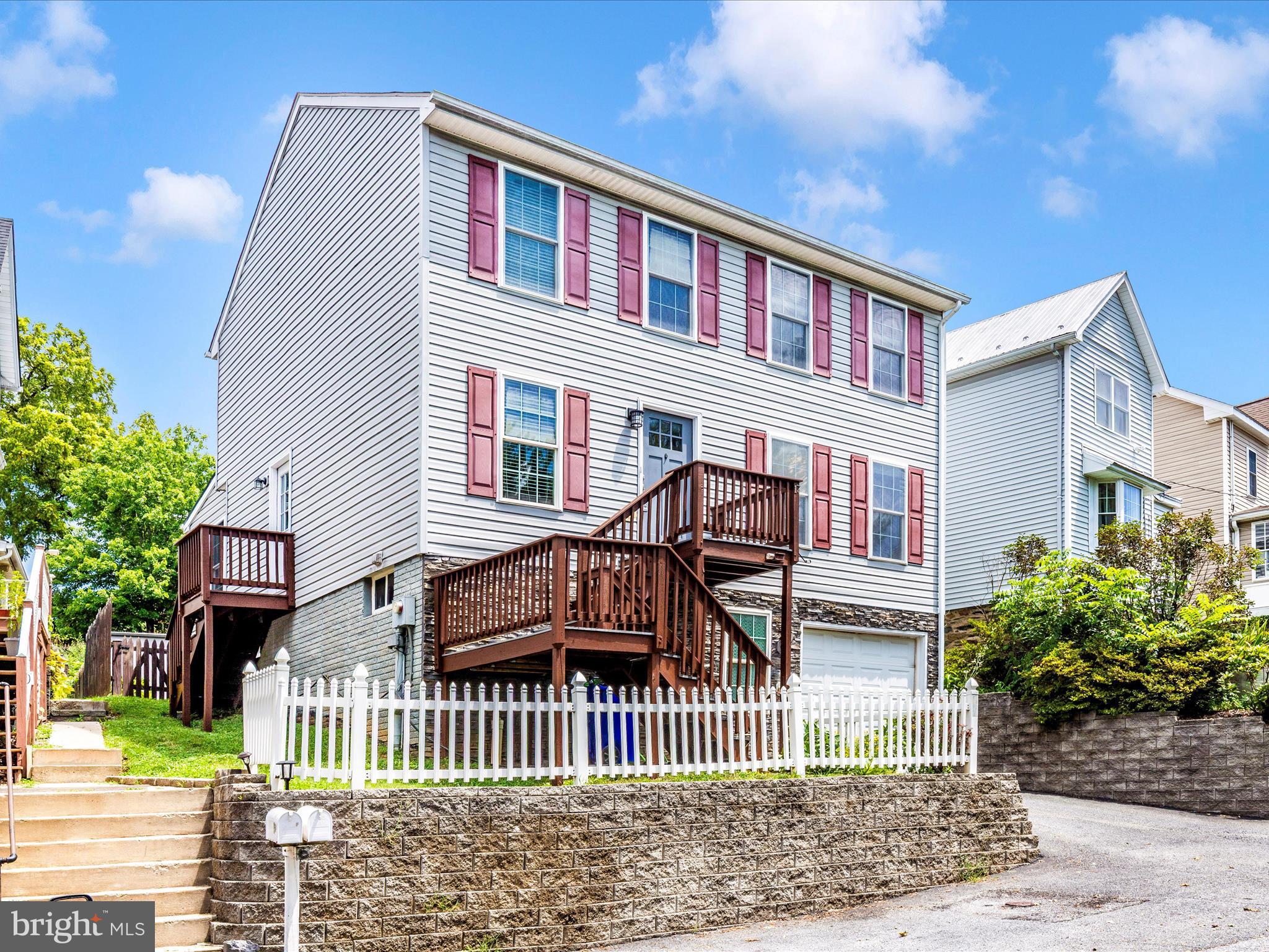 17 Terrace Ave