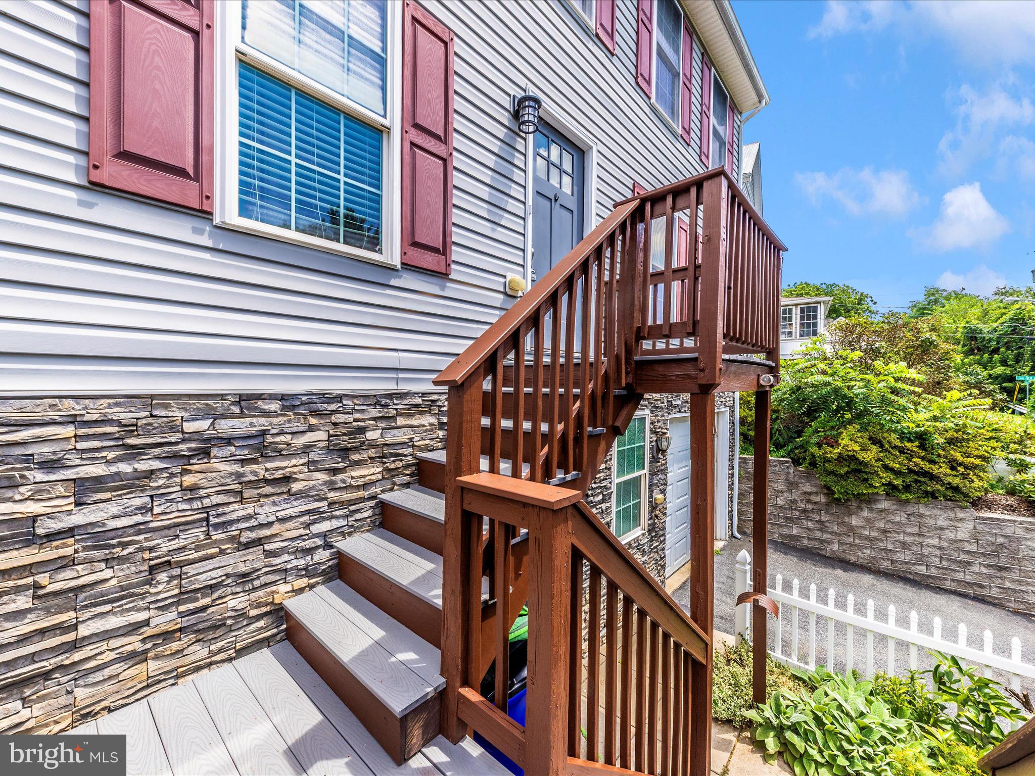 17 Terrace Ave