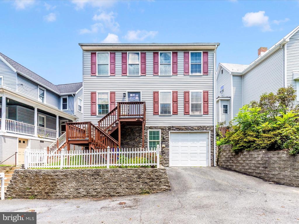17 Terrace Ave