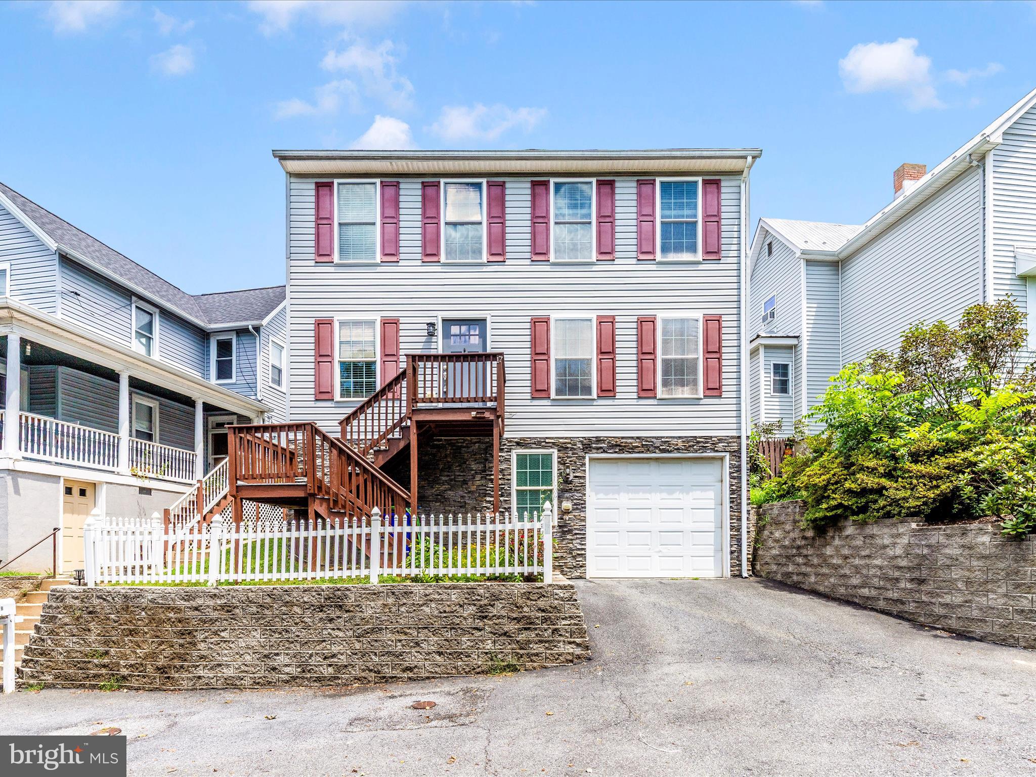 17 Terrace Ave