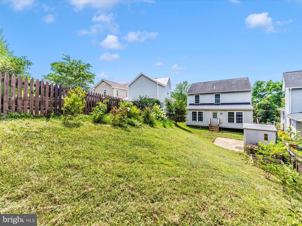 17 Terrace Ave