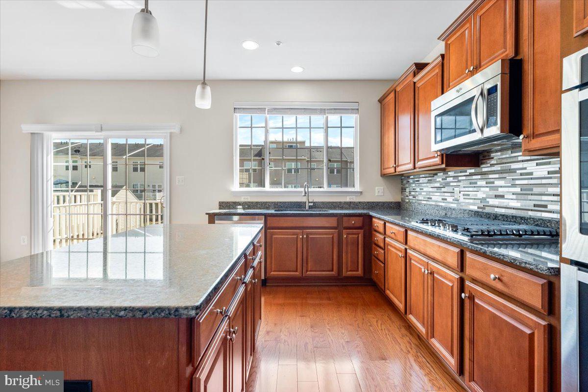 6395 WALCOTT LN