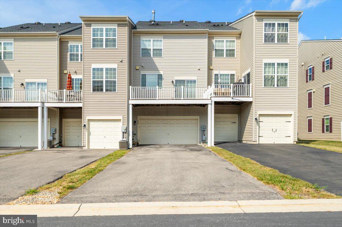 6395 WALCOTT LN