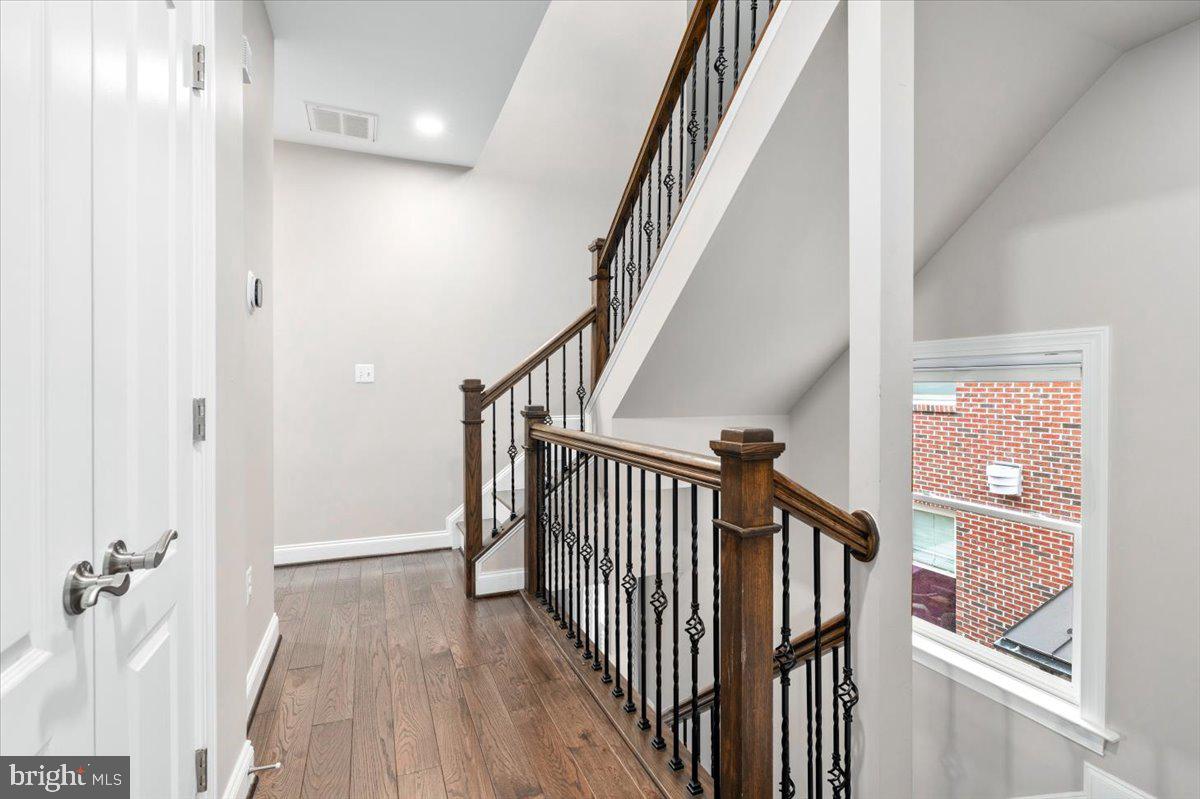 42 MAXWELL SQ #32