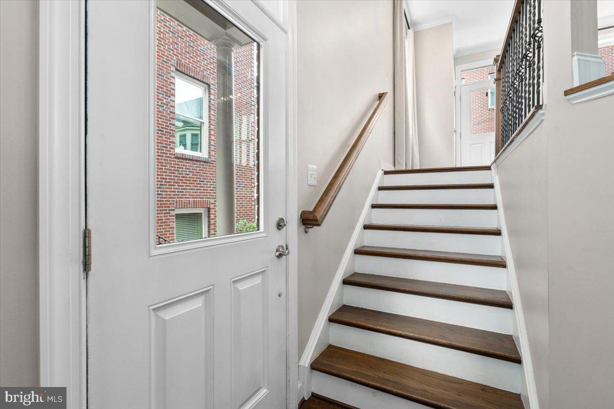 42 MAXWELL SQ #32