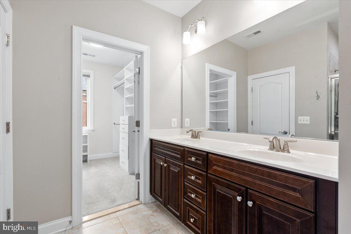 42 MAXWELL SQ #32