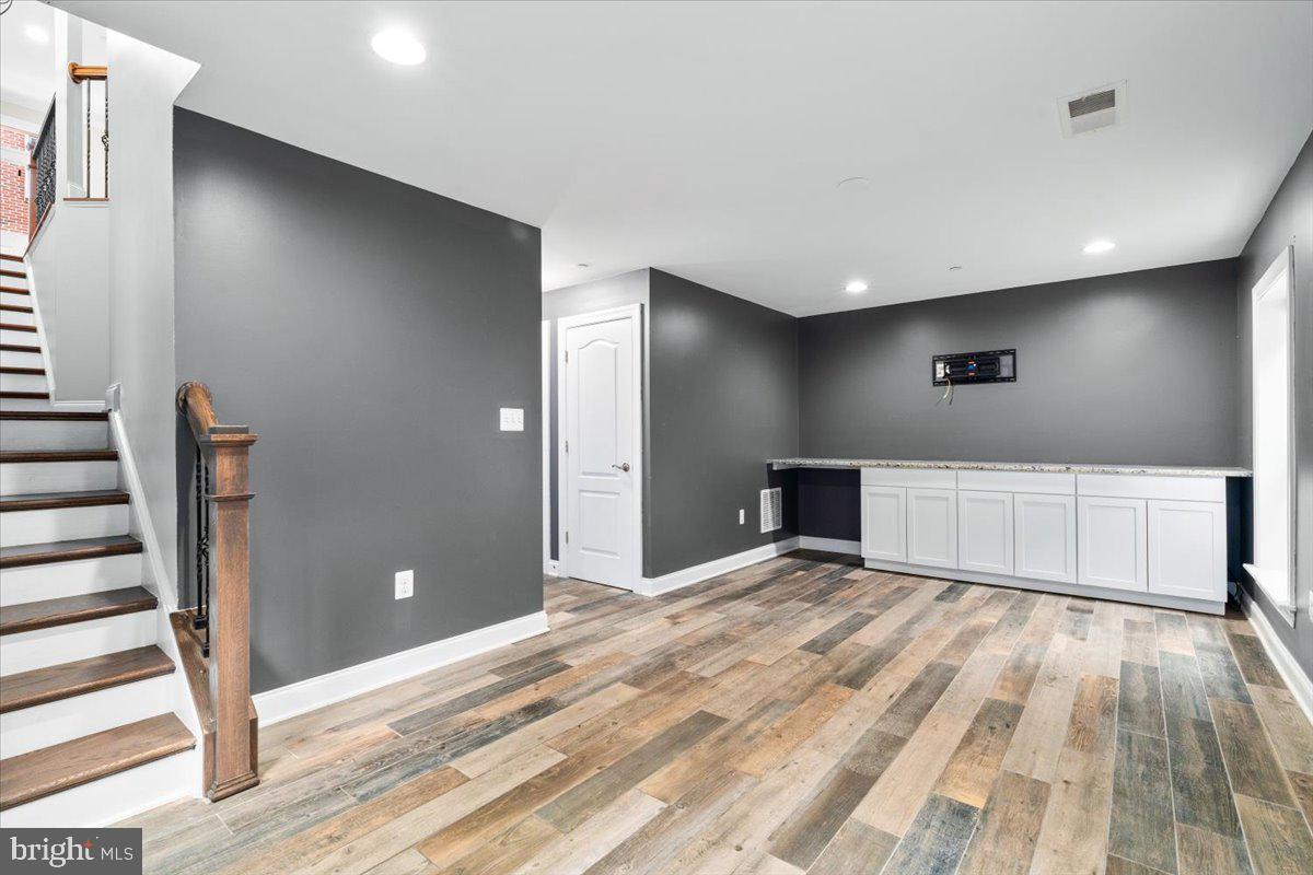 42 MAXWELL SQ #32