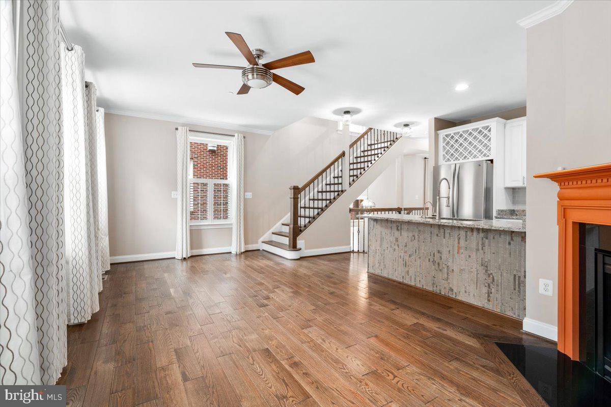 42 MAXWELL SQ #32