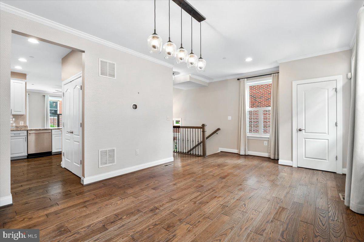 42 MAXWELL SQ #32