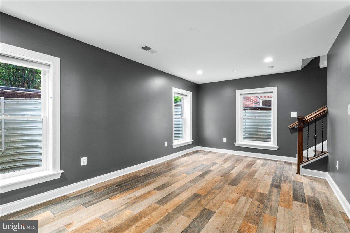 42 MAXWELL SQ #32