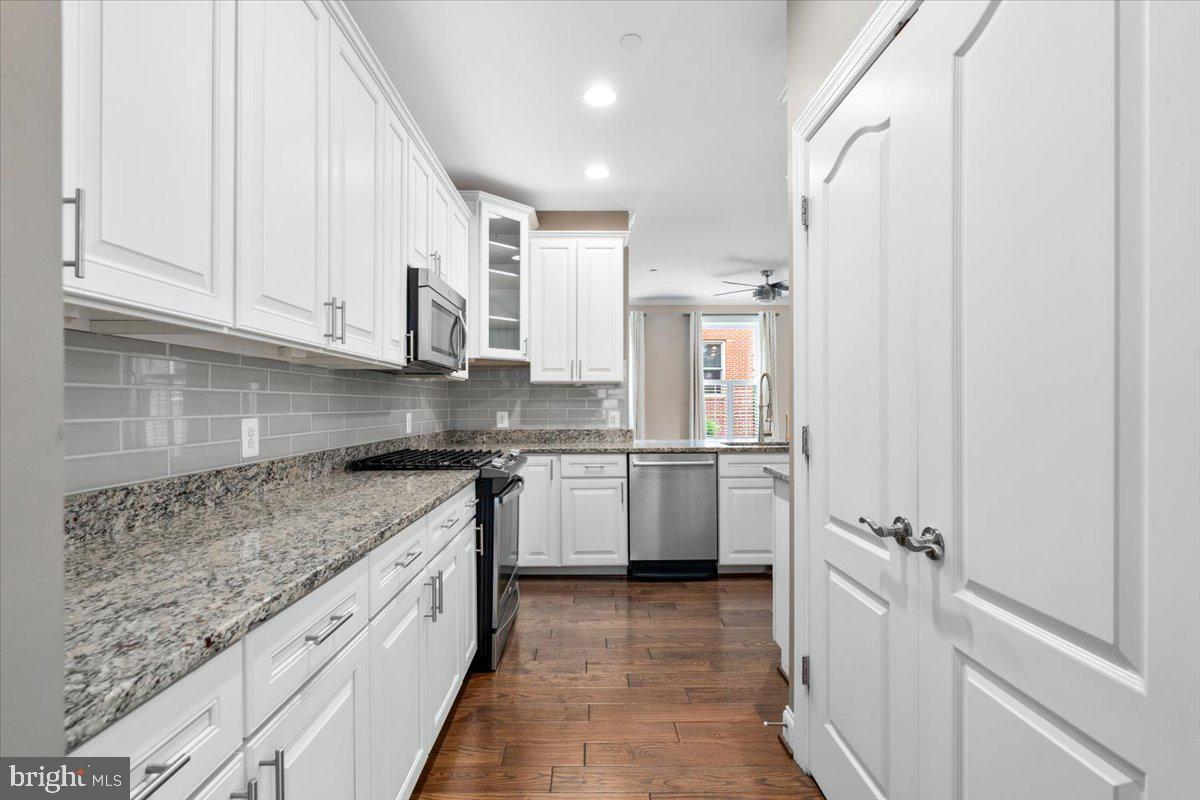 42 MAXWELL SQ #32
