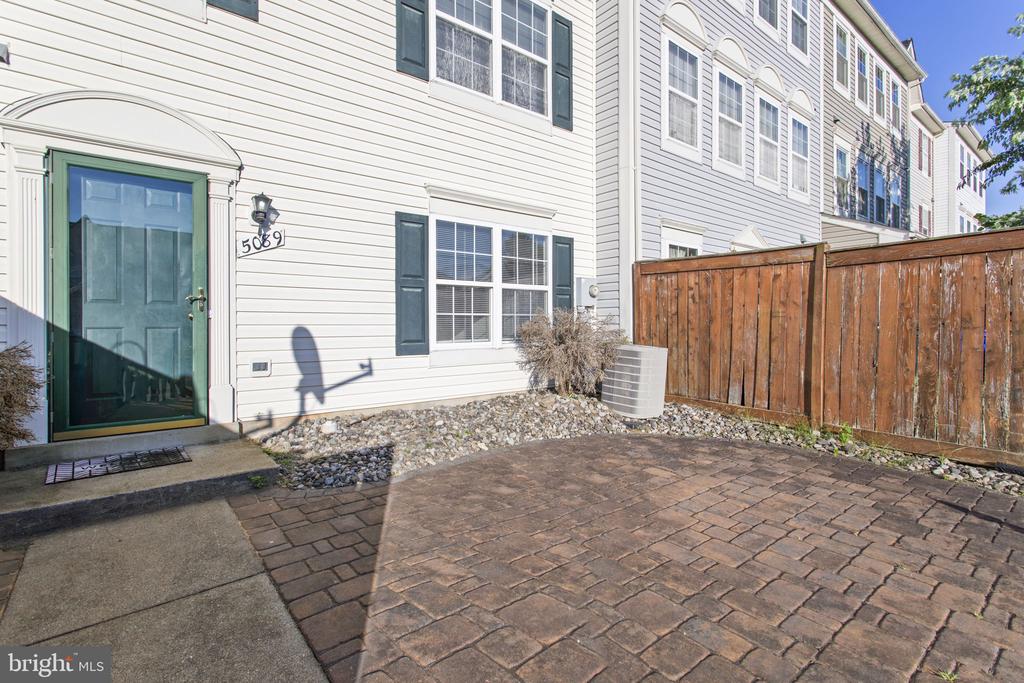 5089 STAPLETON TERRACE