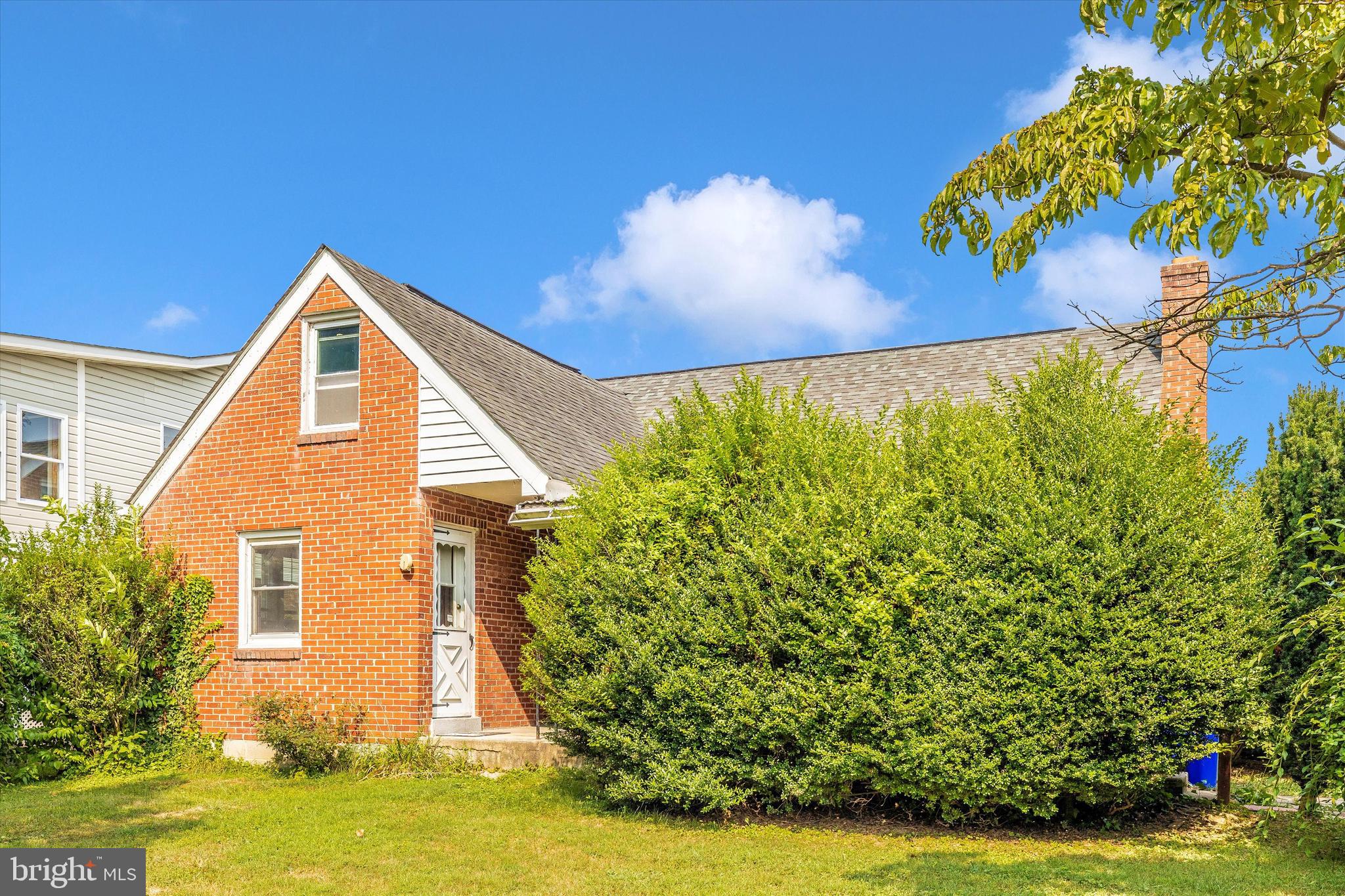 412 Lee Pl