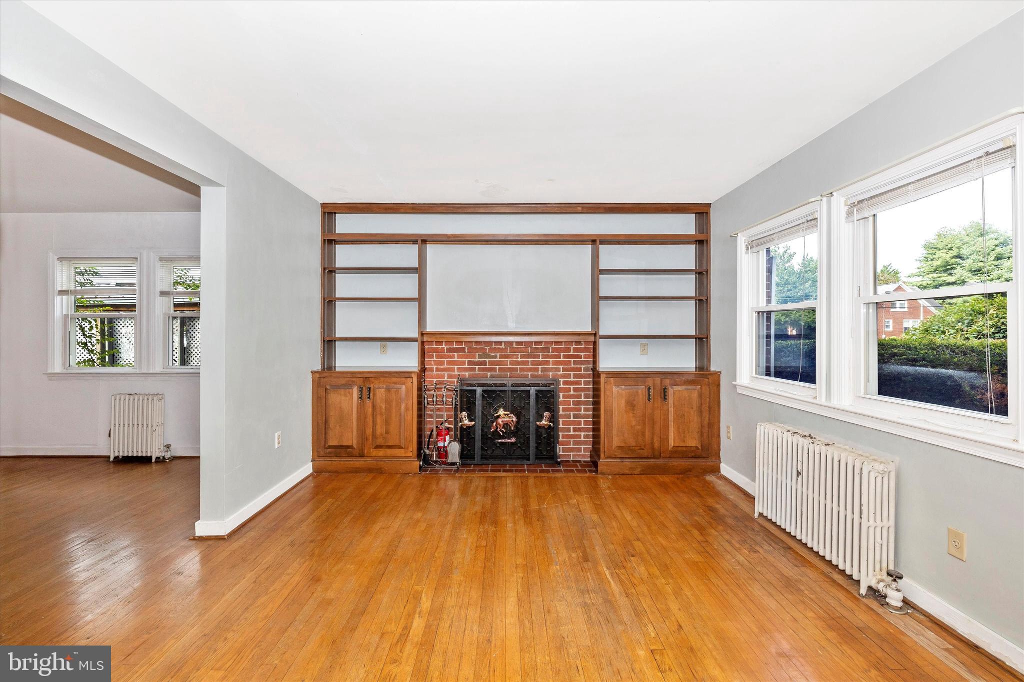 412 Lee Pl